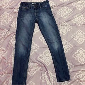 Girl Levi’s boyfriend jeans